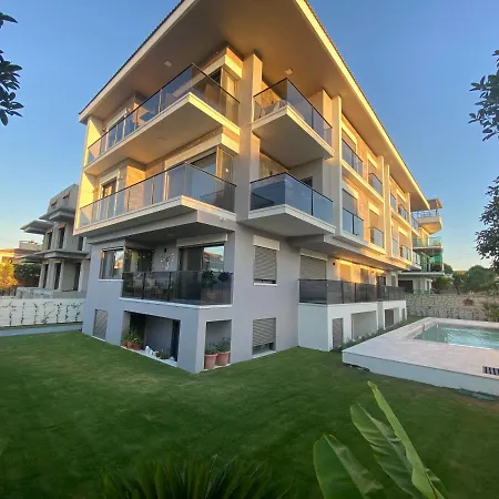 Dubleks Havuzlu Sifir Daire Apartament Çeşme