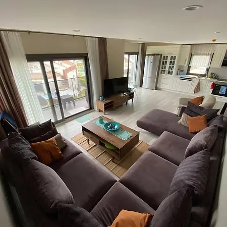 Dubleks Havuzlu Sifir Daire Apartament Çeşme